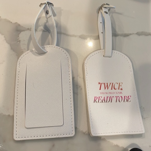 TWICE (kpop) Ready to Be 5th World Tour VIP Package merch - Picture 3 of 4